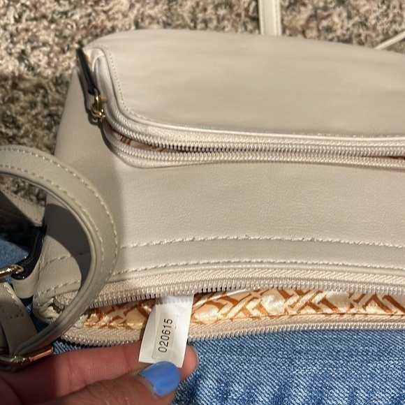 tignanello crossbody strap handbag - Picture 5 of 12